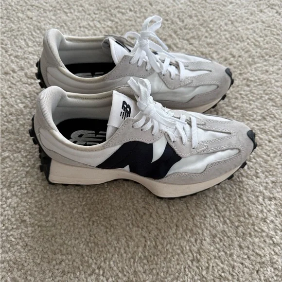New Balance 327 Sneaker - Picture 1 of 4